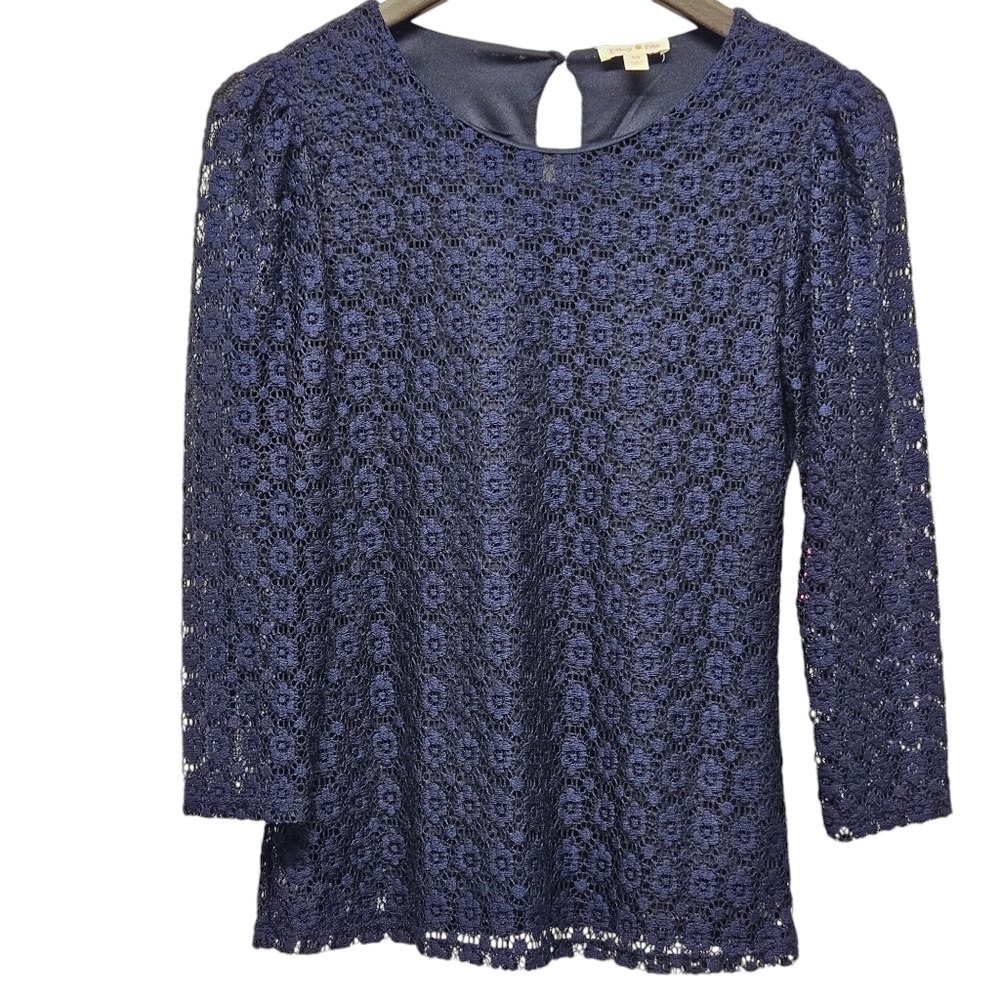 Riley & Rae Lace Overly Long Sleeve Top Textured Eyelet Keyhole Back XS Navy New